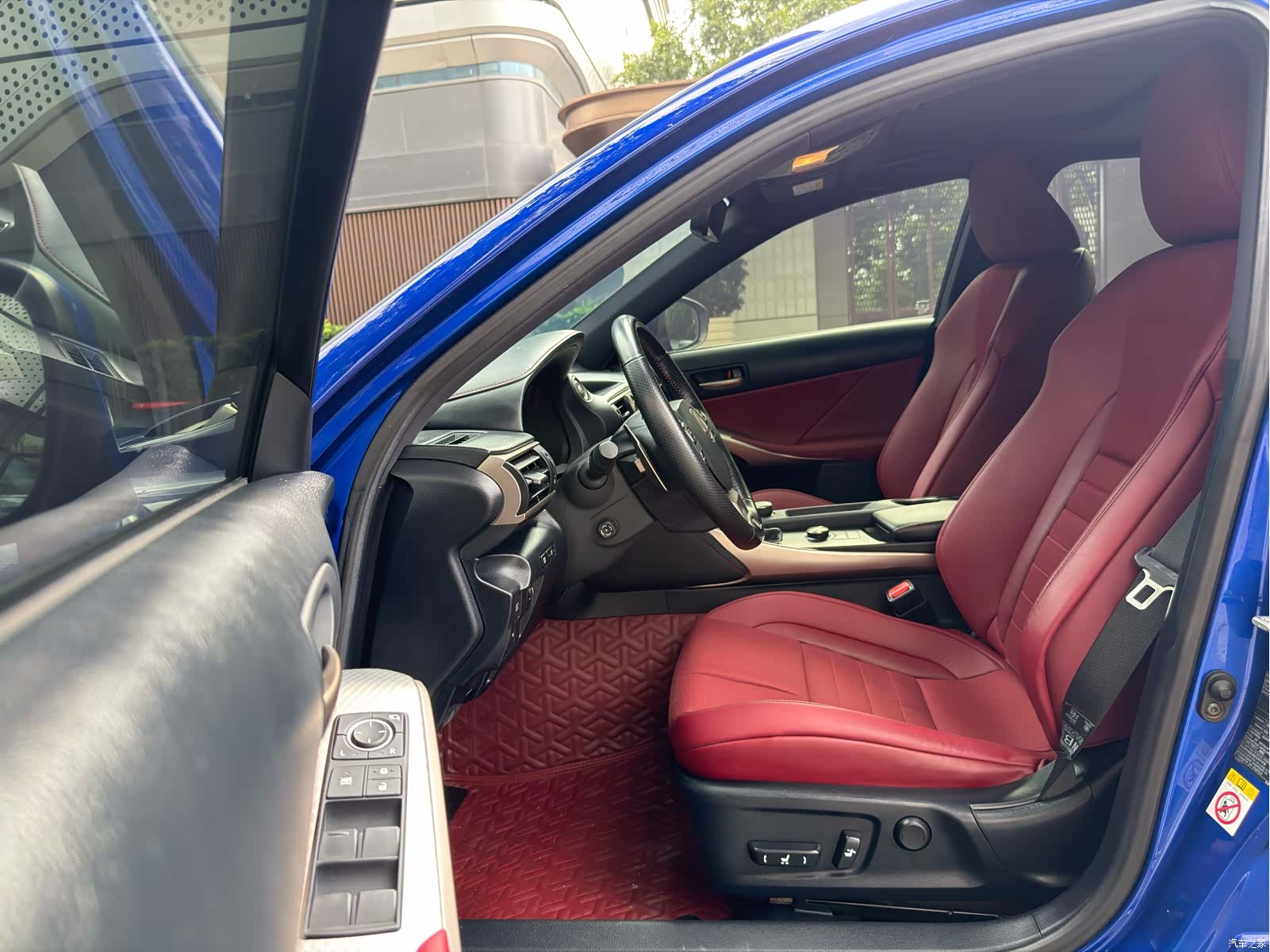 Lexus IS, 2018 10