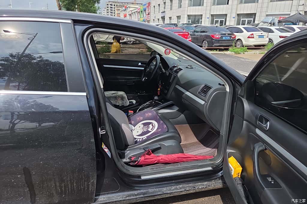 Volkswagen Sagitar, 2012 8