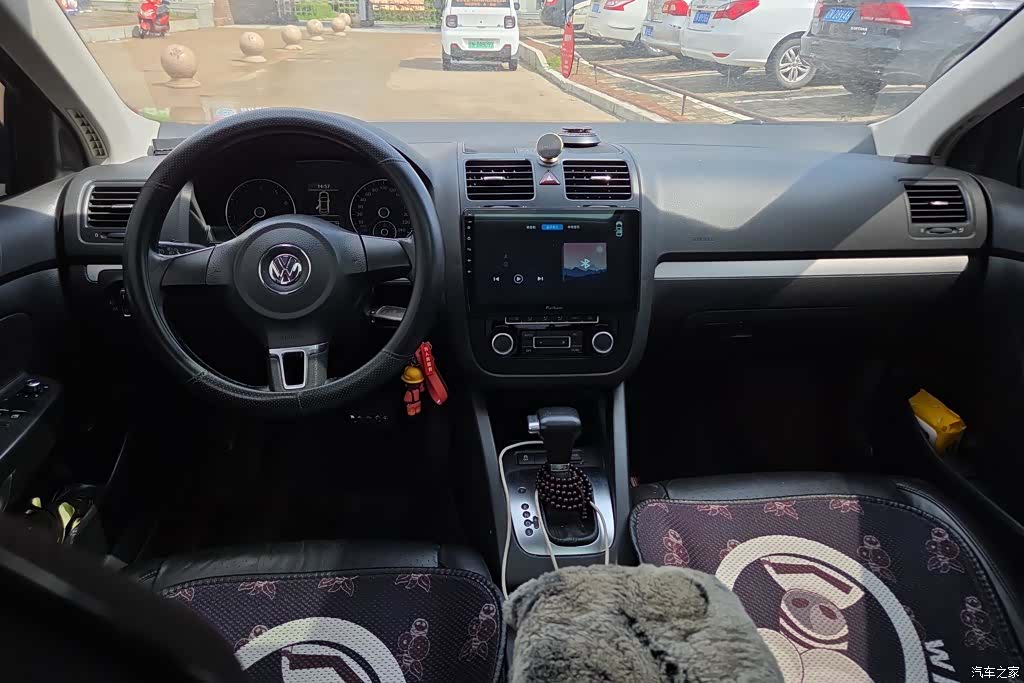 Volkswagen Sagitar, 2012 12