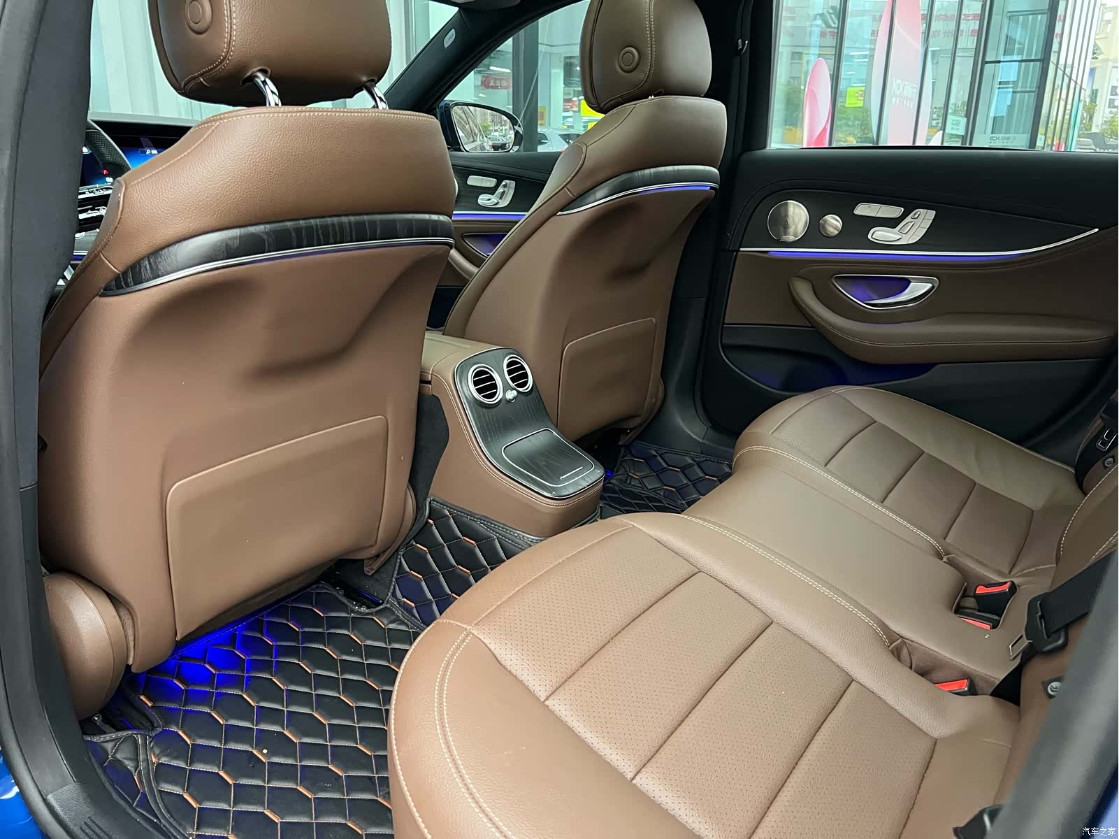 Mercedes-Benz E-Class, 2023 13