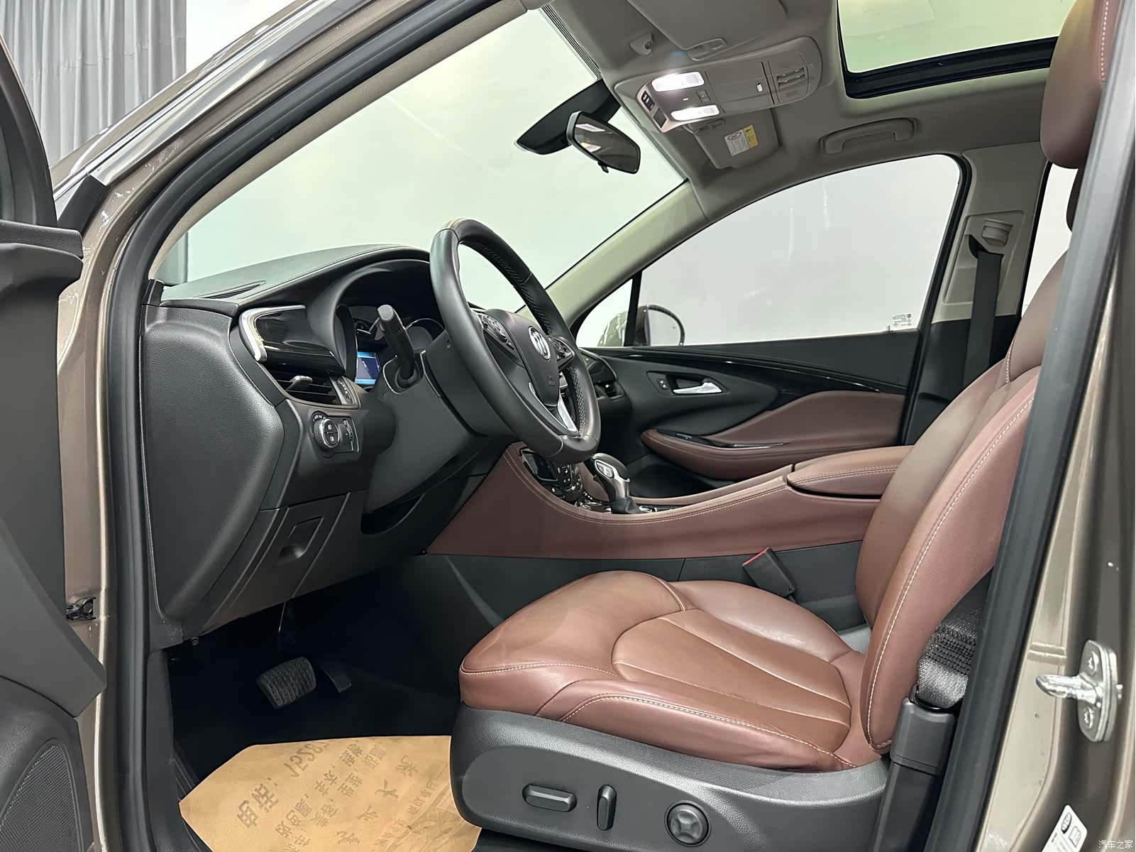 Buick Envision Plus, 2020 все фото