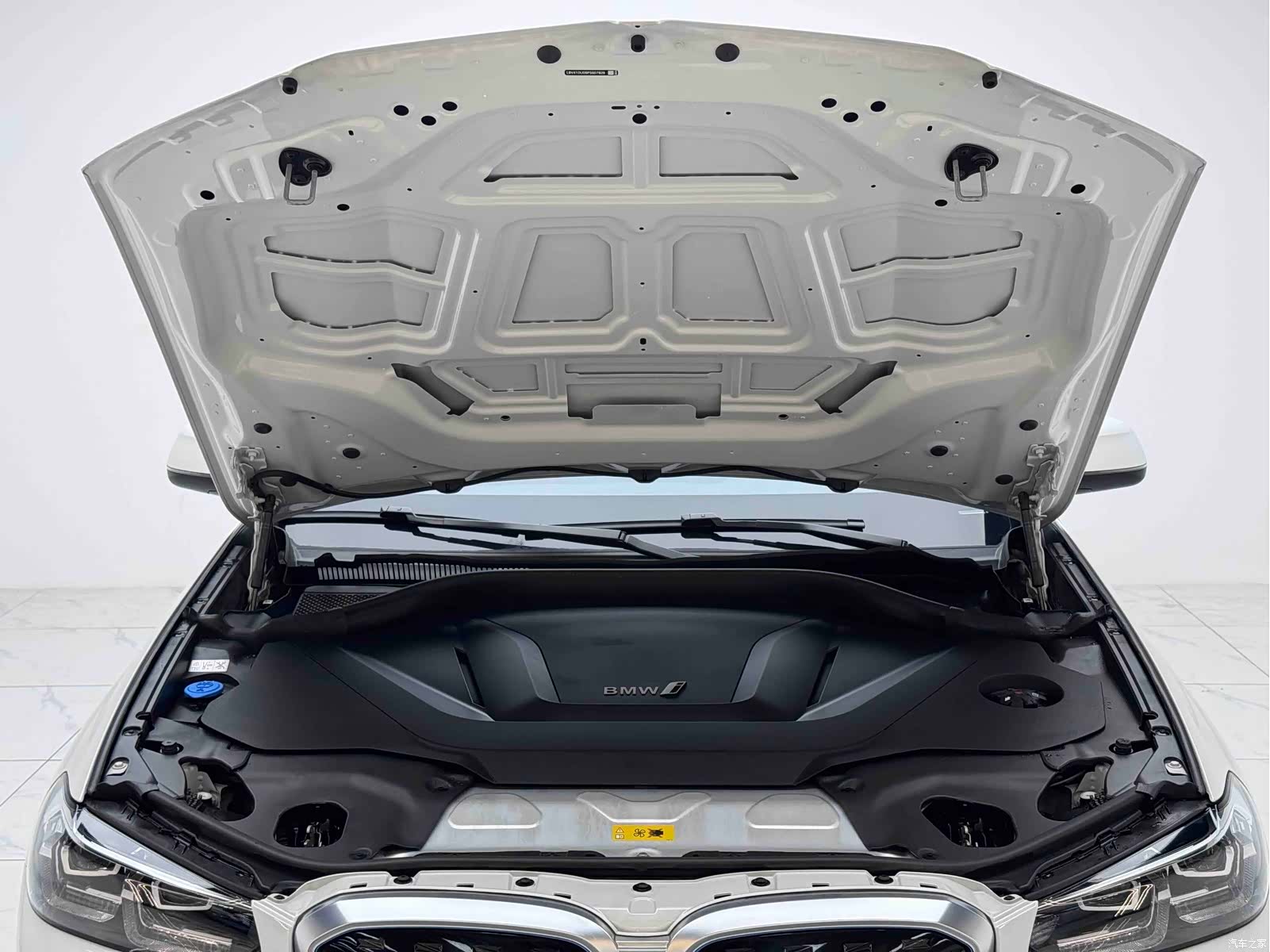 BMW iX3, 2022 все фото