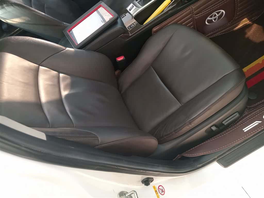 Toyota 2.5V, 2016 25
