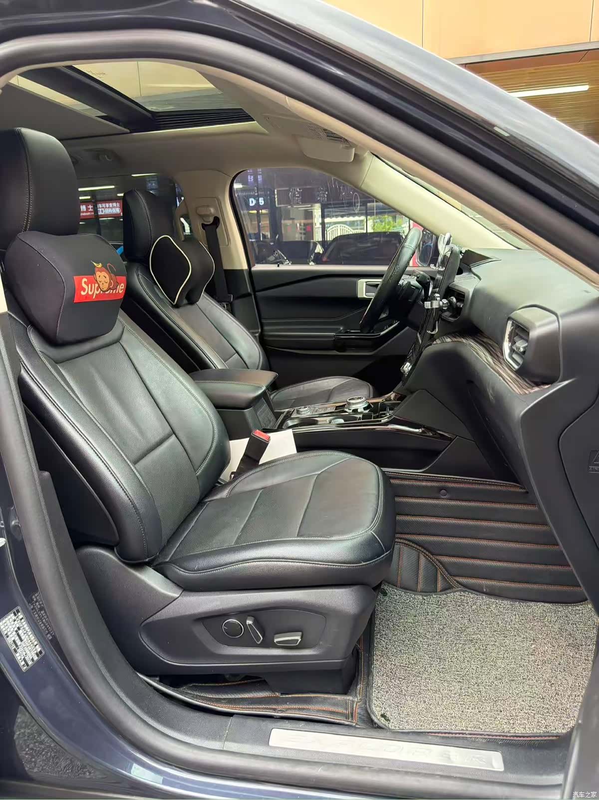 Ford Explorer, 2022 14