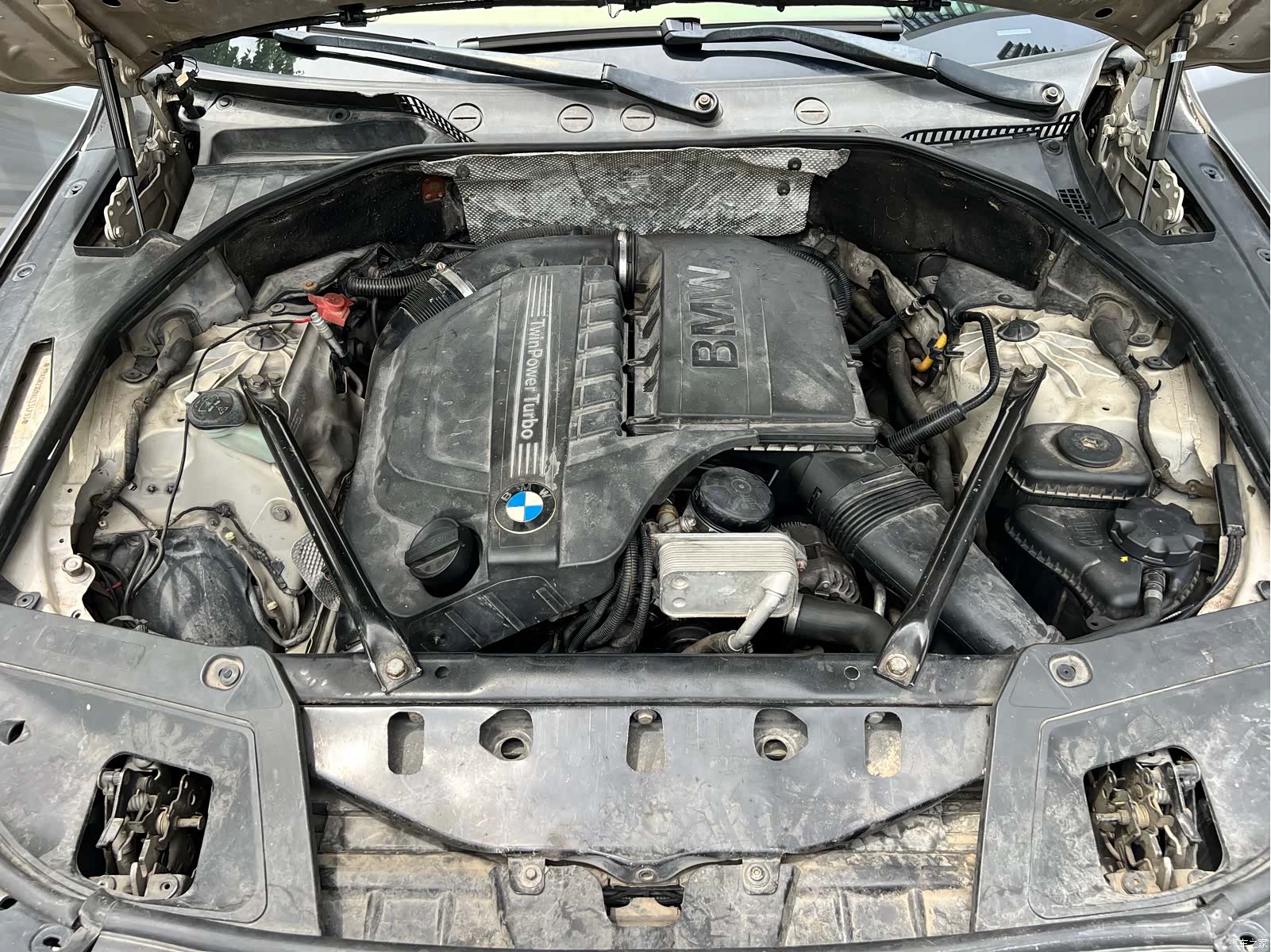 BMW 5 Series, 2010 26