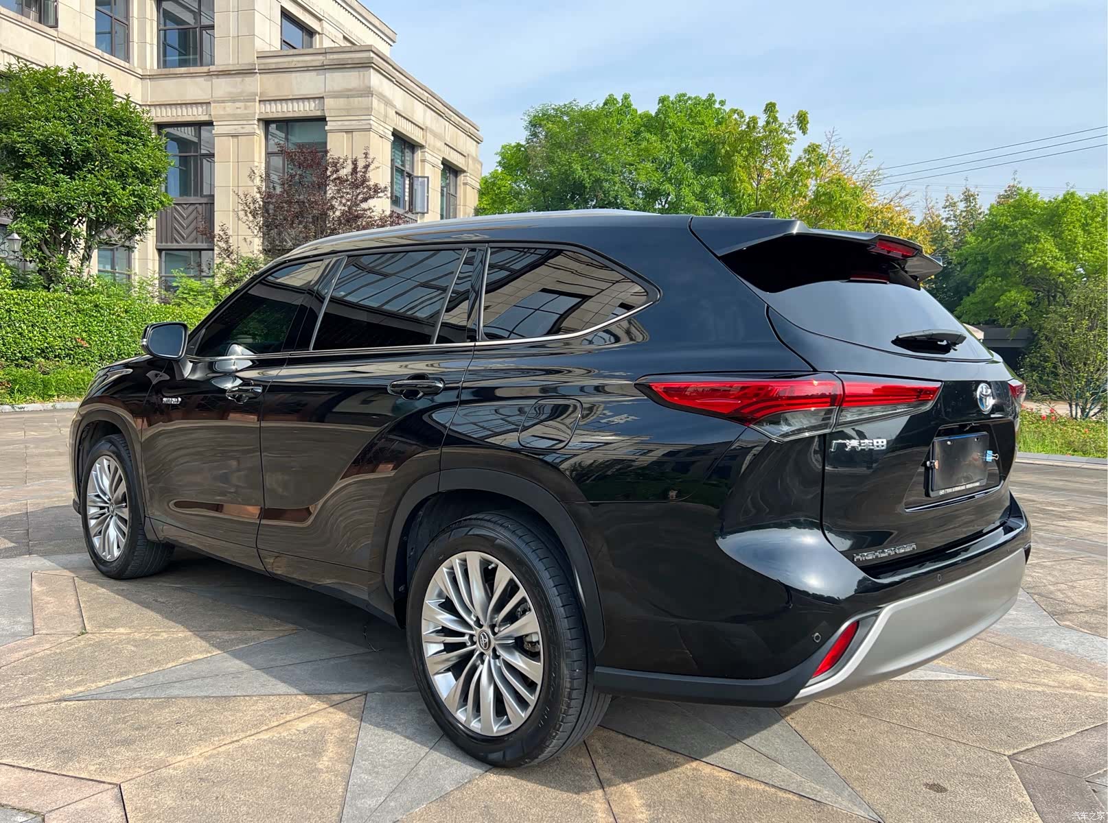 Toyota Highlander, 2022 все фото