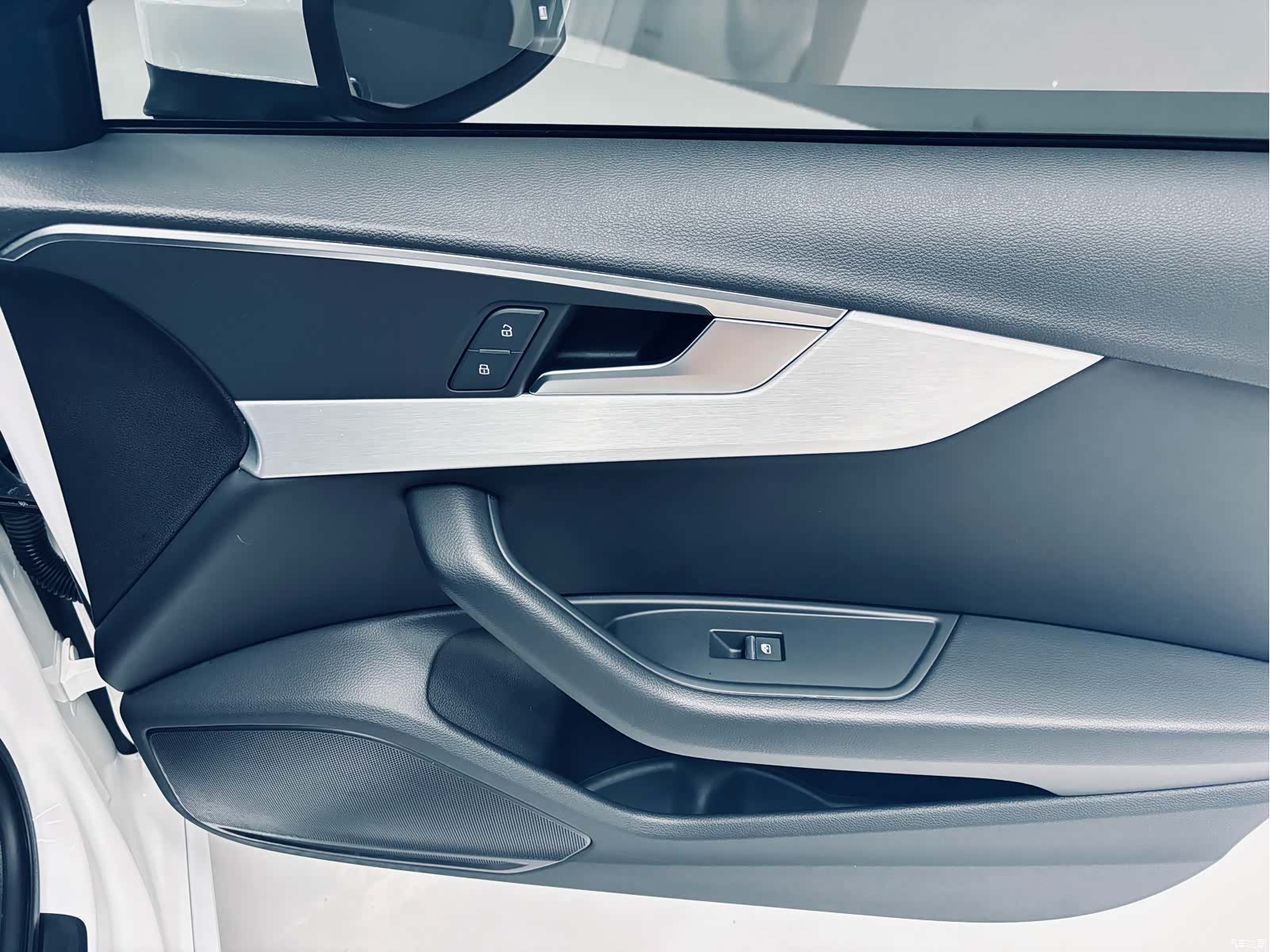 Audi A4L, 2019 16