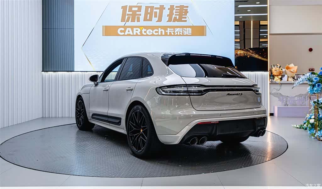 Porsche Macan, 2023 все фото