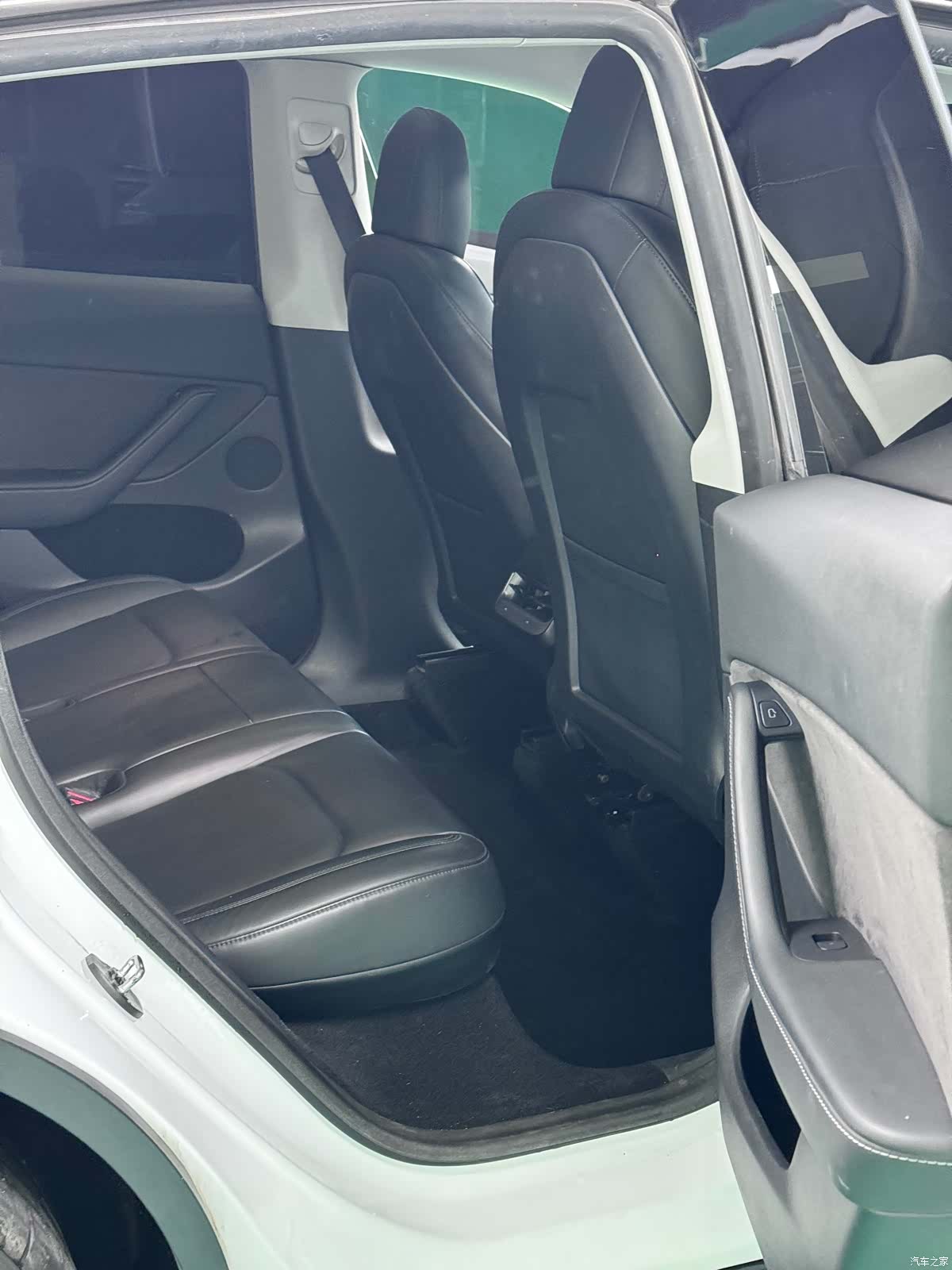 Tesla Model Y, 2021 13