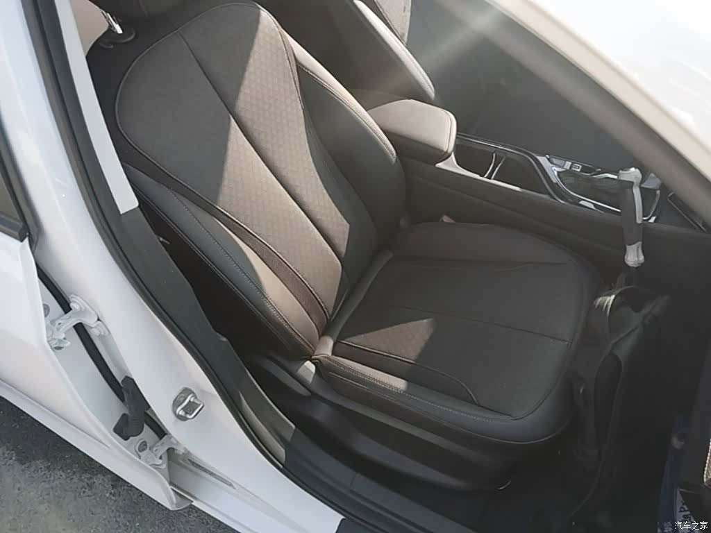 Buick Verano, 2022 25