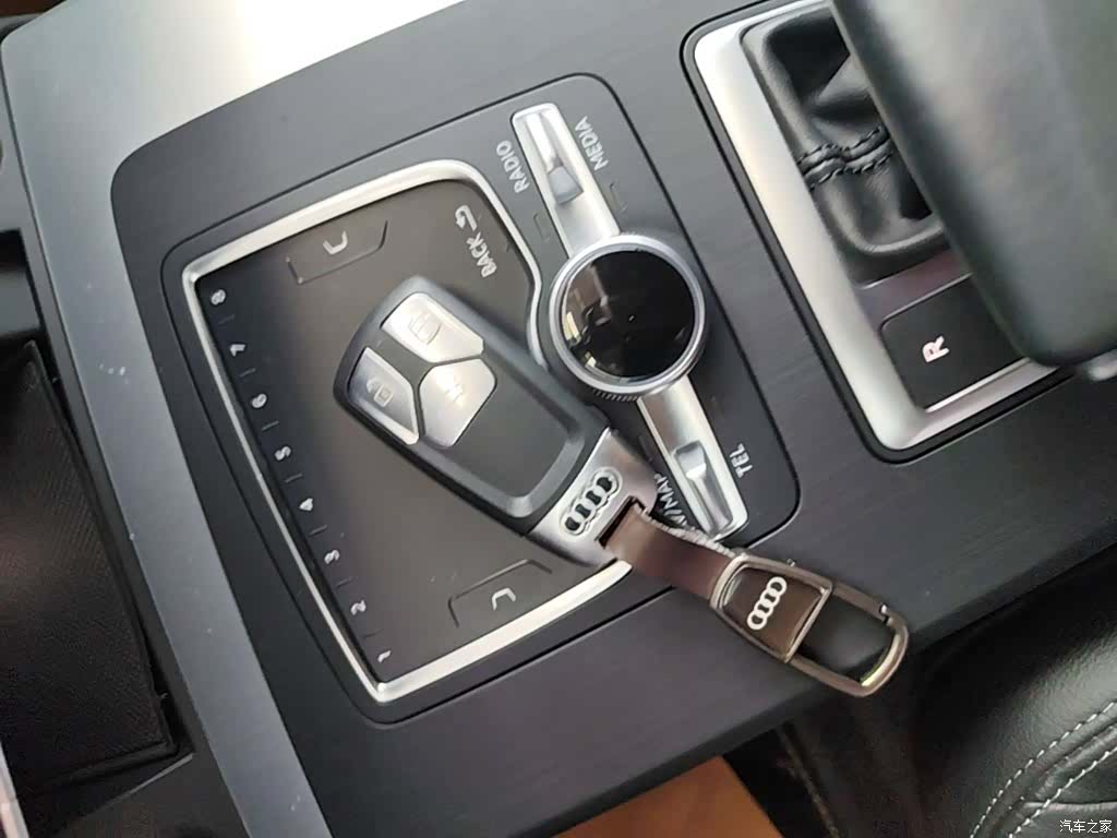 Audi Q5L, 2020 9