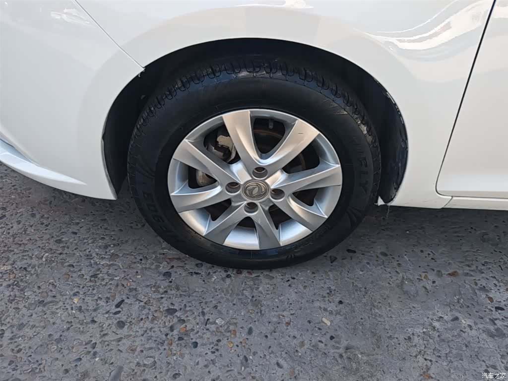 DongFeng A30, 2015 23
