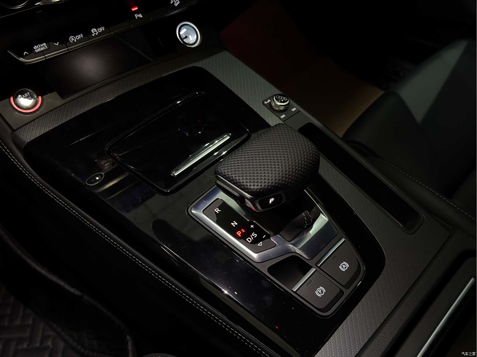 Audi Q5L, 2025 13
