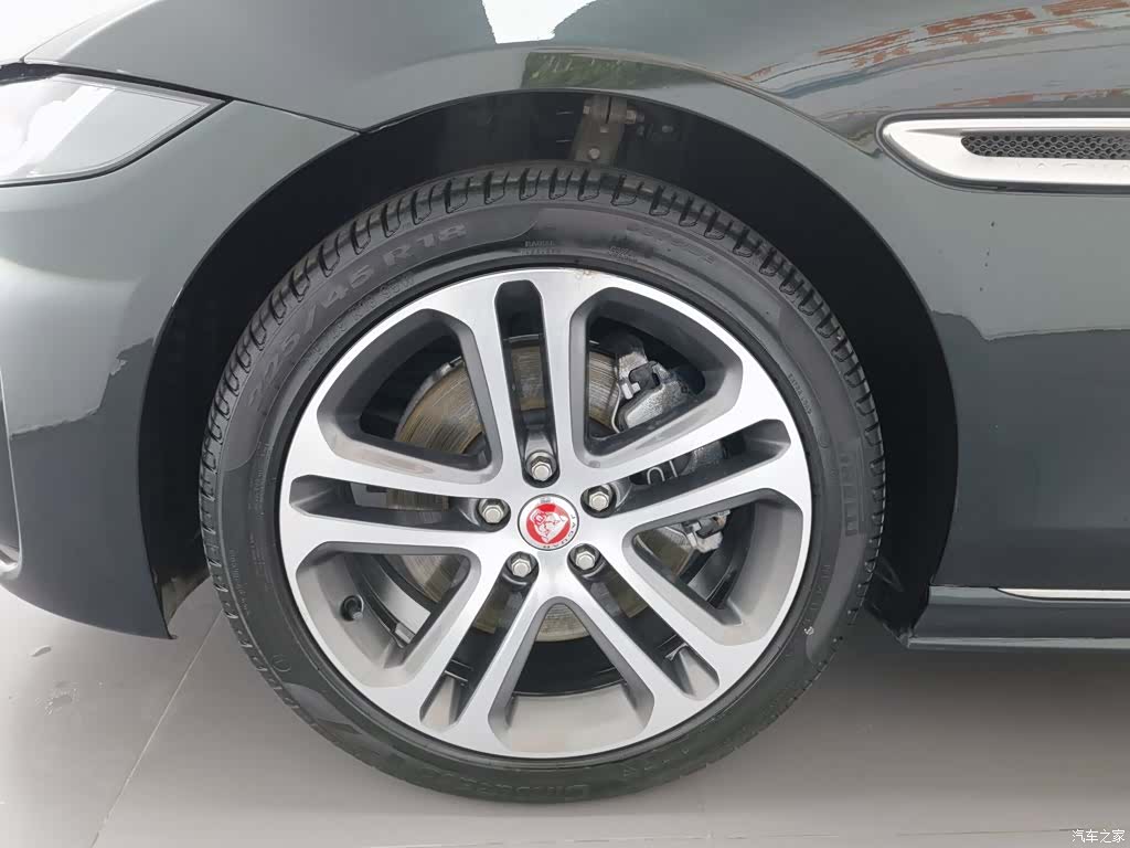 Land Rover XEL, 2022 17