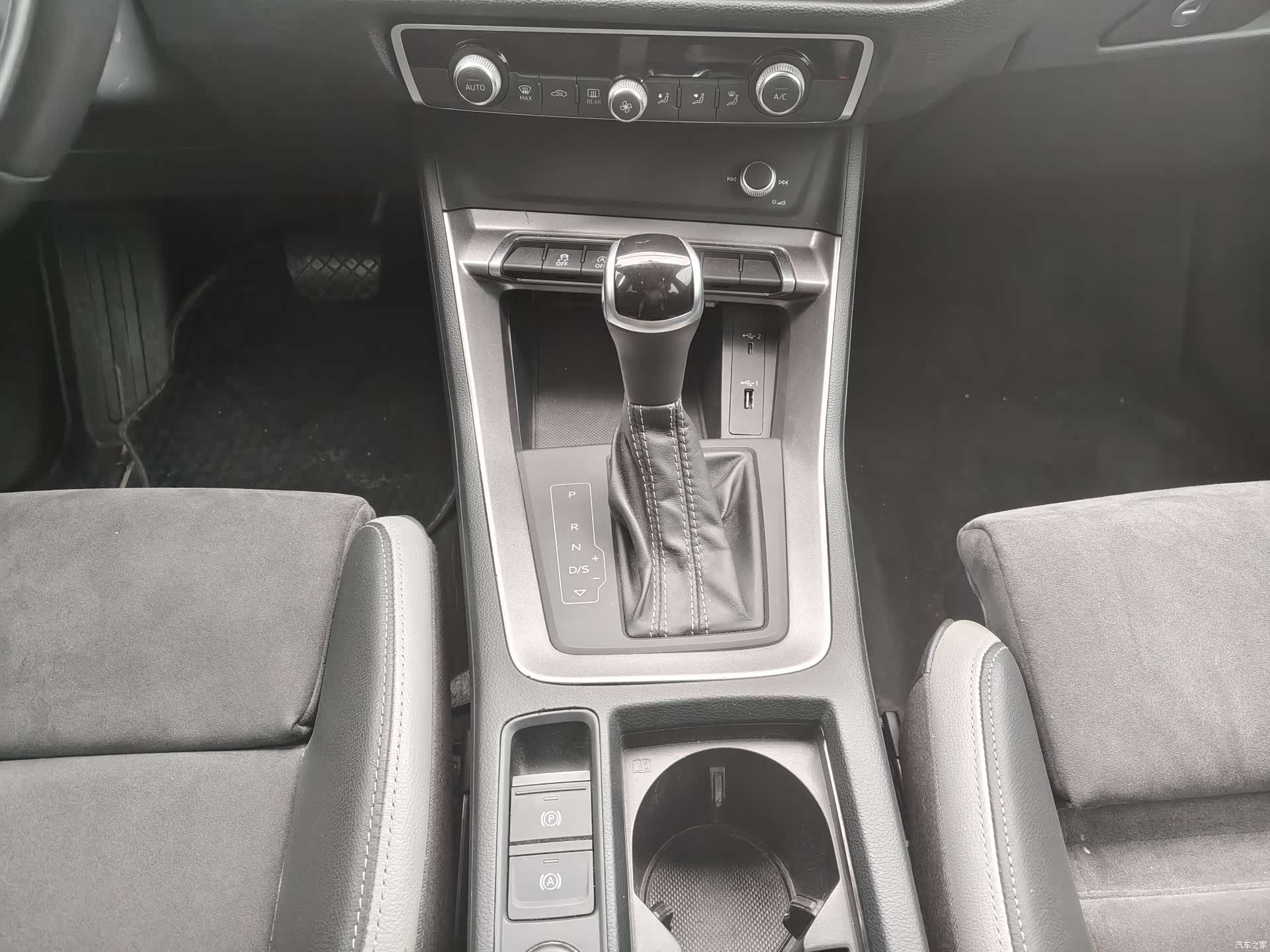 Audi Q3, 2022 24