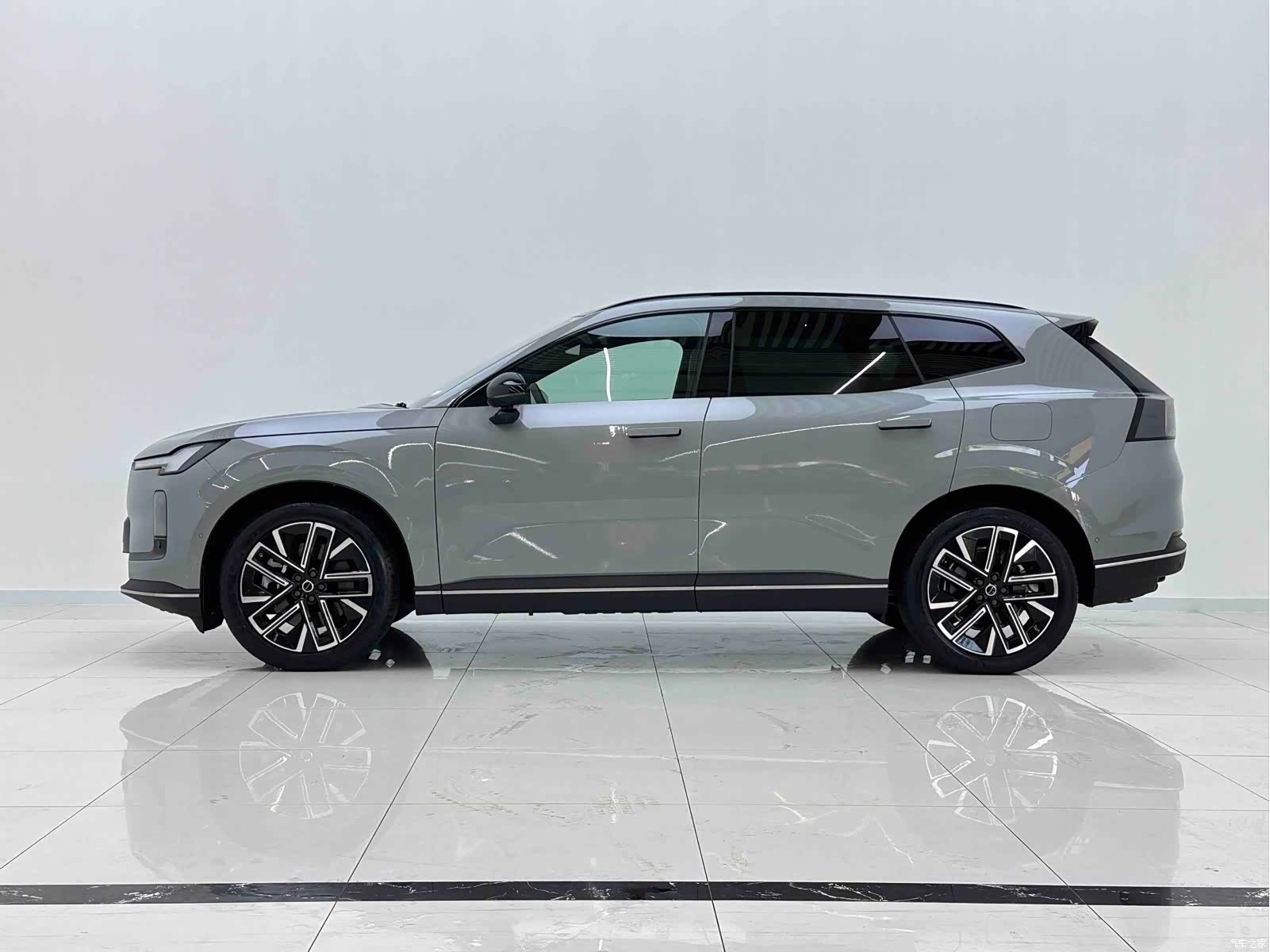 Volvo XC70, 2025 9