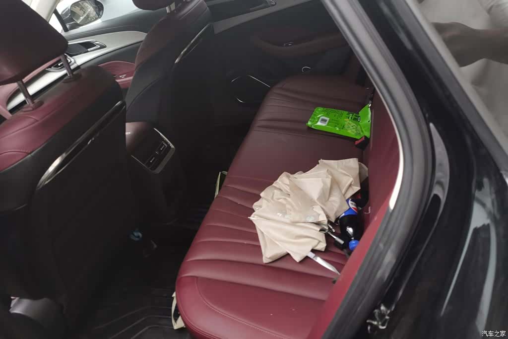 Hongqi H5, 2025 11