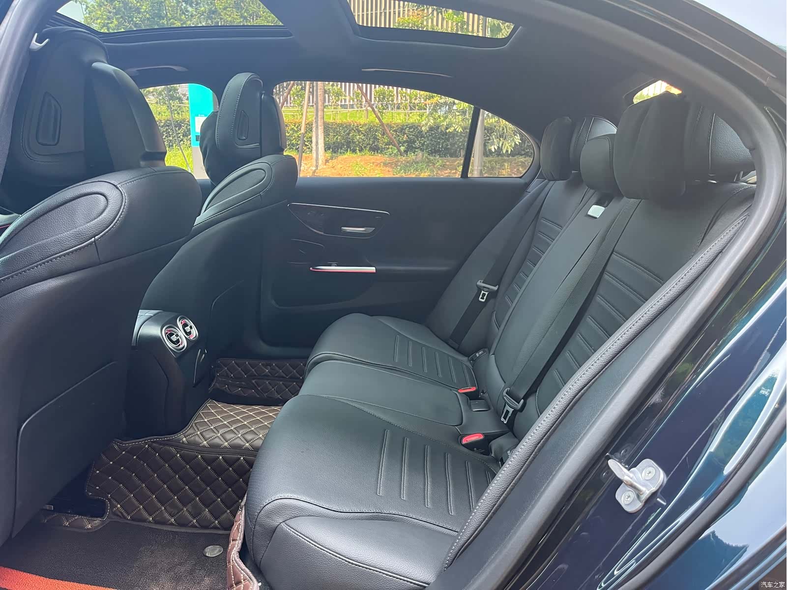 Mercedes-Benz C-Class, 2024 9