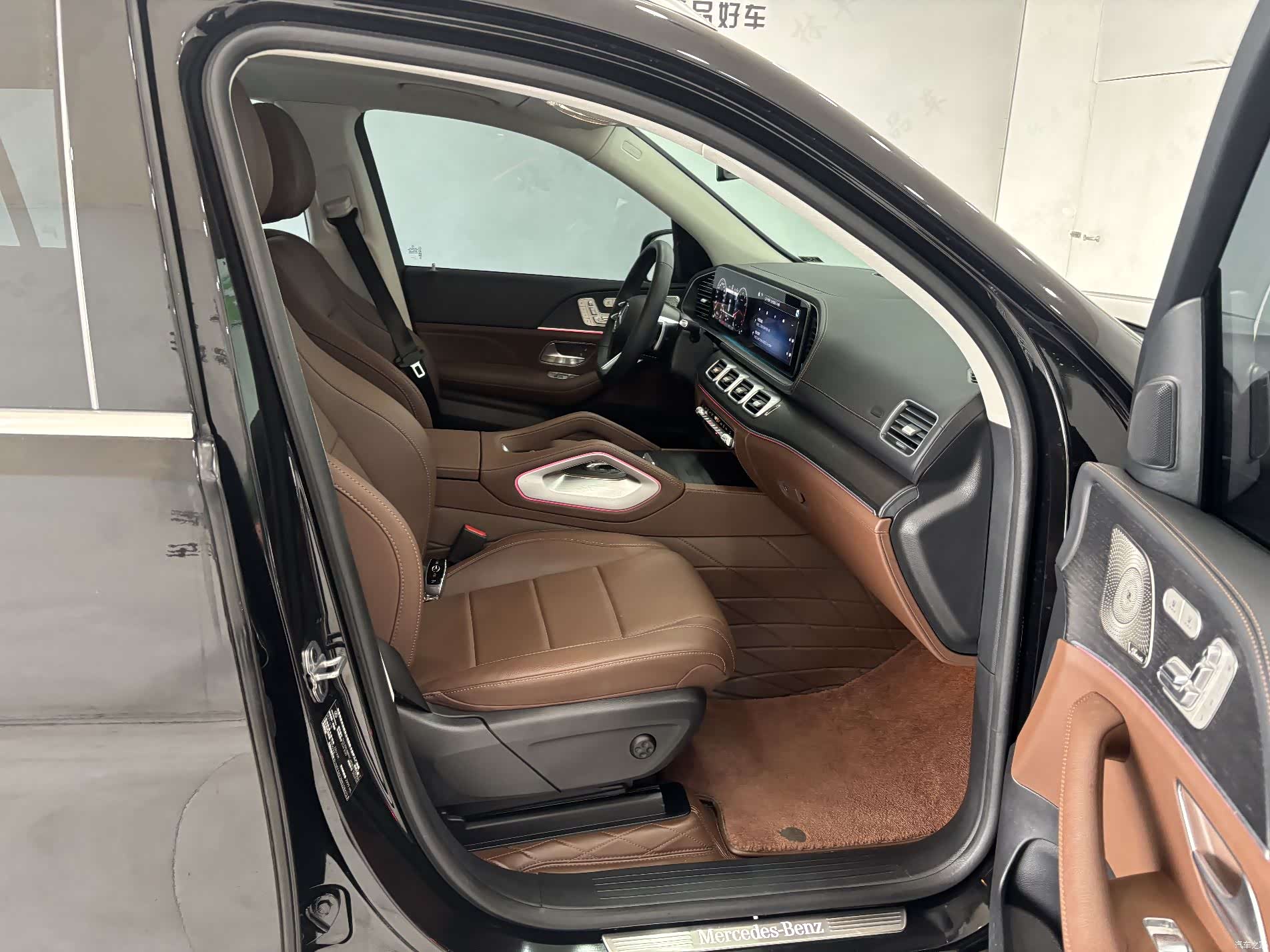 Mercedes-Benz GLS, 2024 29