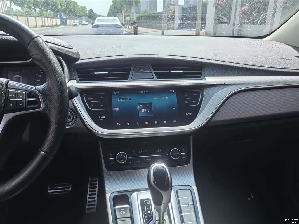 Geely Emgrand, 2018 17