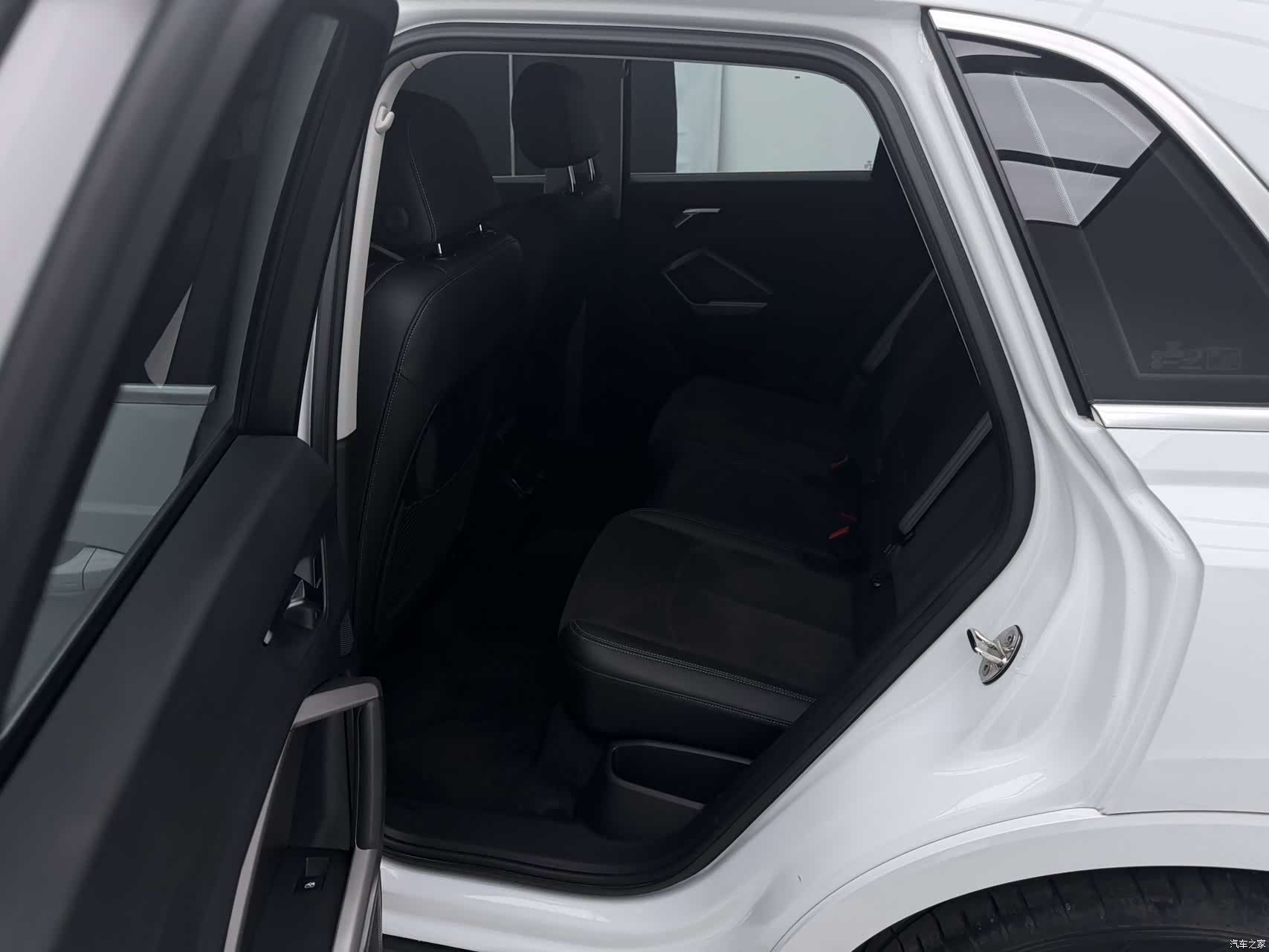 Audi Q3, 2022 все фото