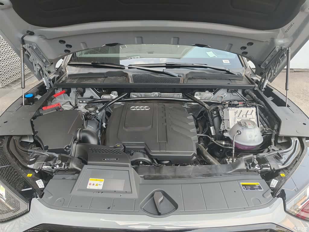 Audi Q5L, 1900 14