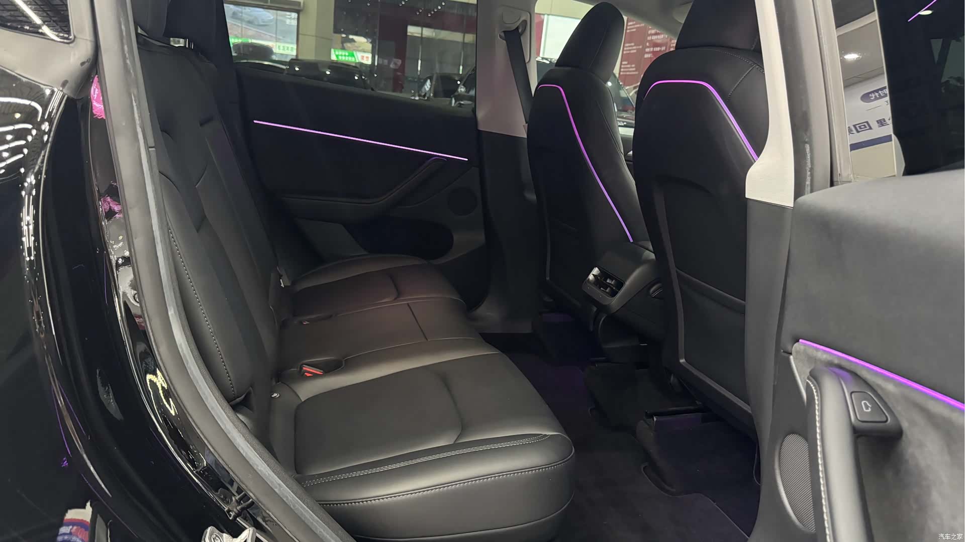 Tesla Model Y, 2023 16