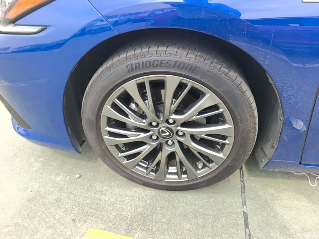 Lexus ES, 2019 23