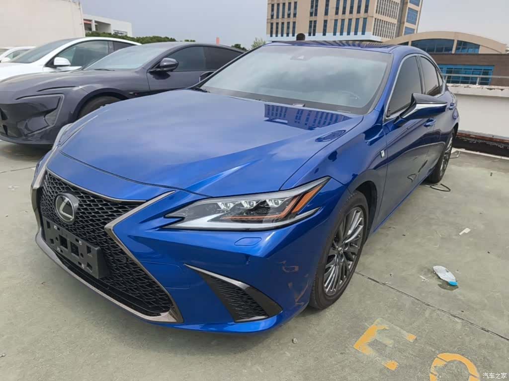 Lexus ES, 2019 1