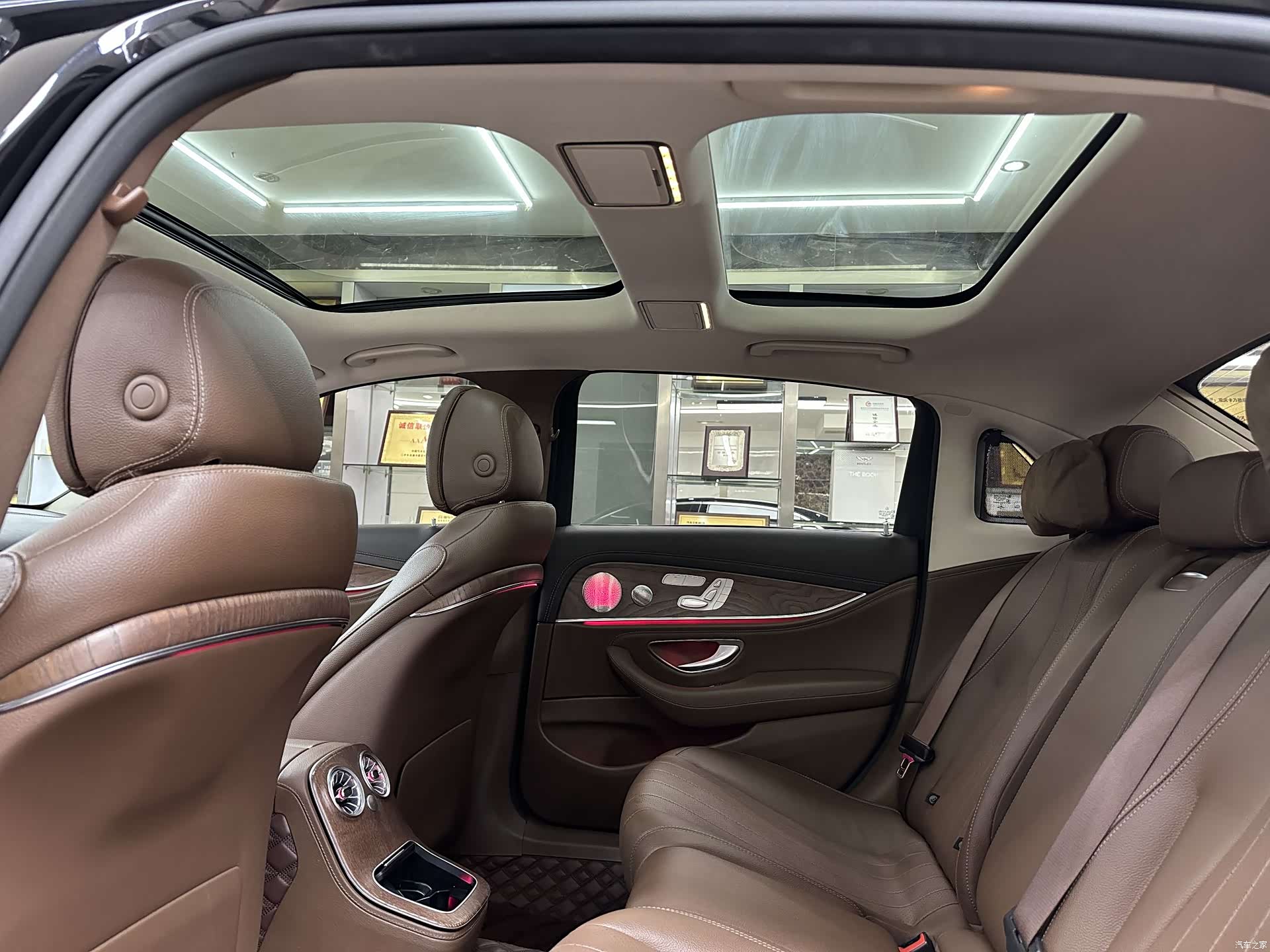 Mercedes-Benz E-Class, 2022 10