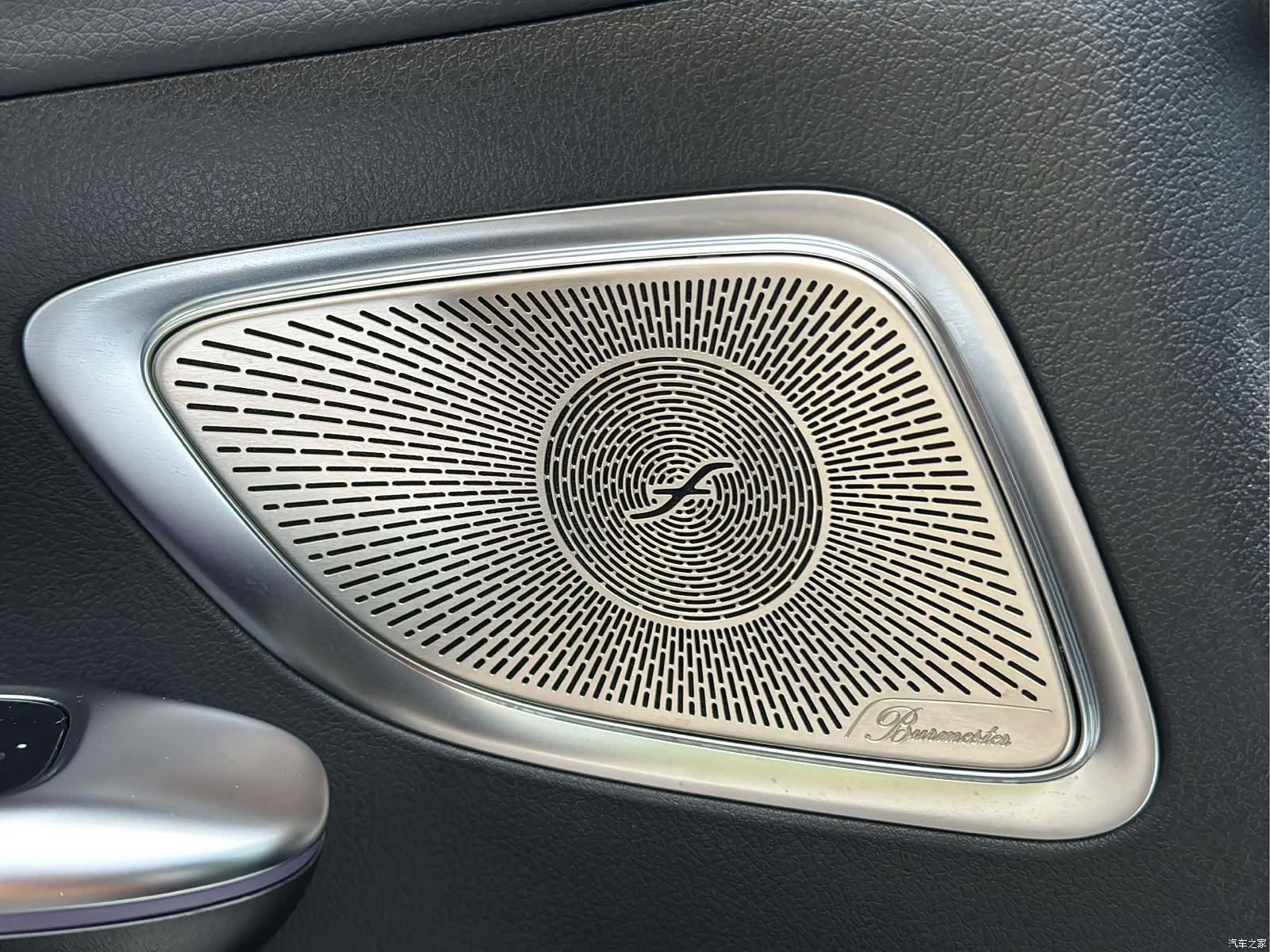 Mercedes-Benz C-Class, 2024 11