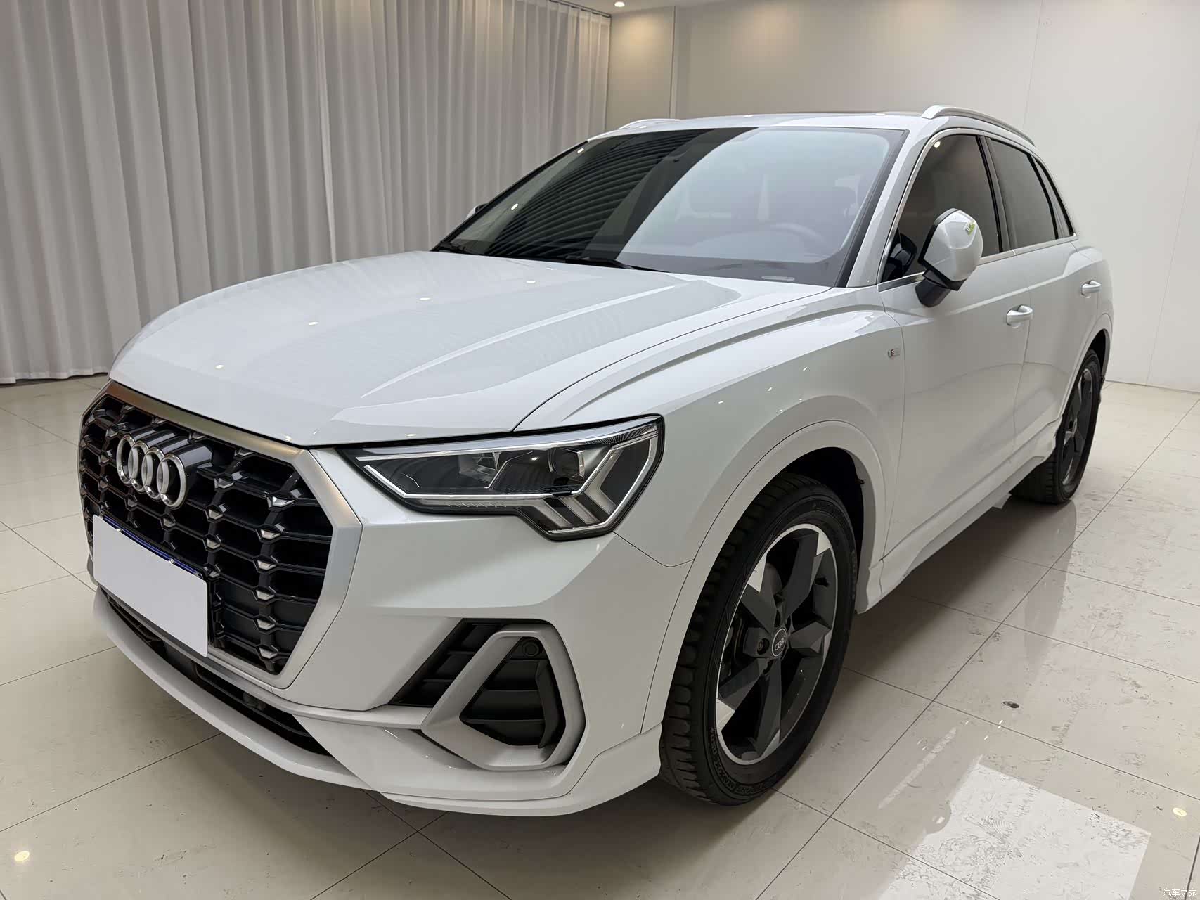 Audi Q3, 2022 1