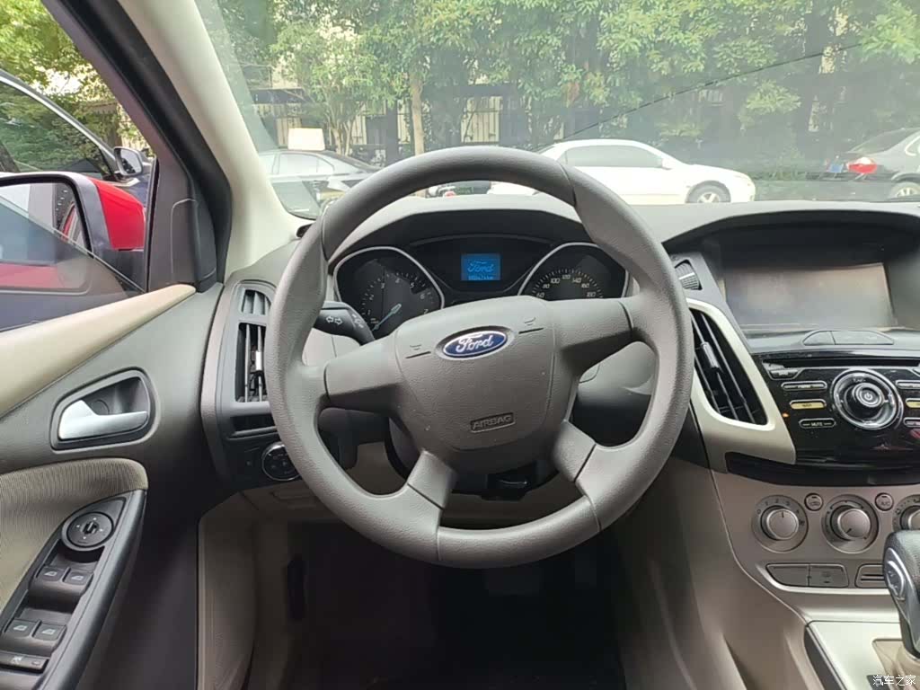 Ford Focus, 2015 11