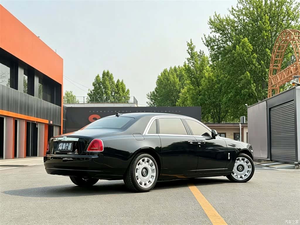 Rolls-Royce Ghost, 2015 3
