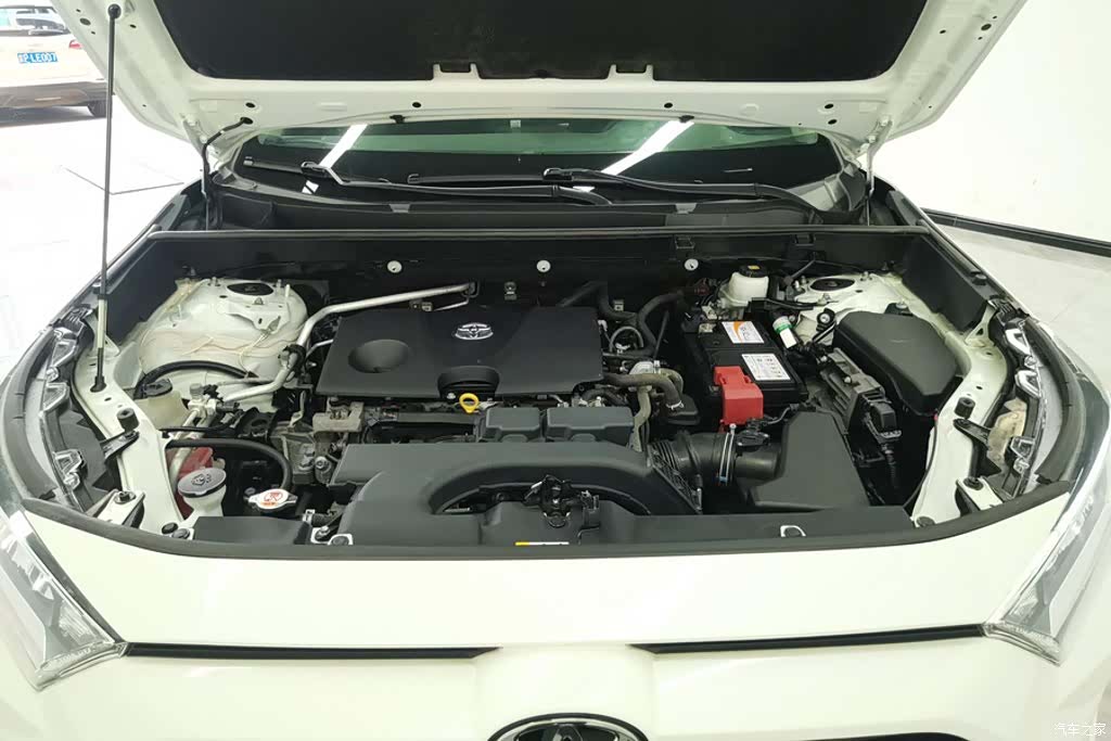 Toyota RAV4, 2020 10