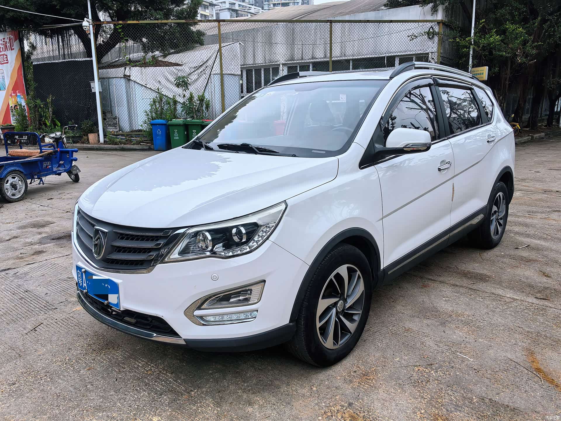 Wuling 560, 2015 1