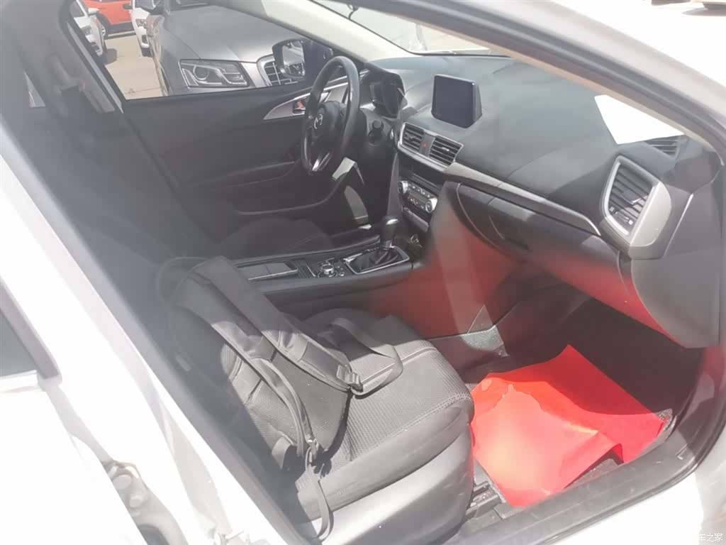 Mazda Mazda3, 2019 25