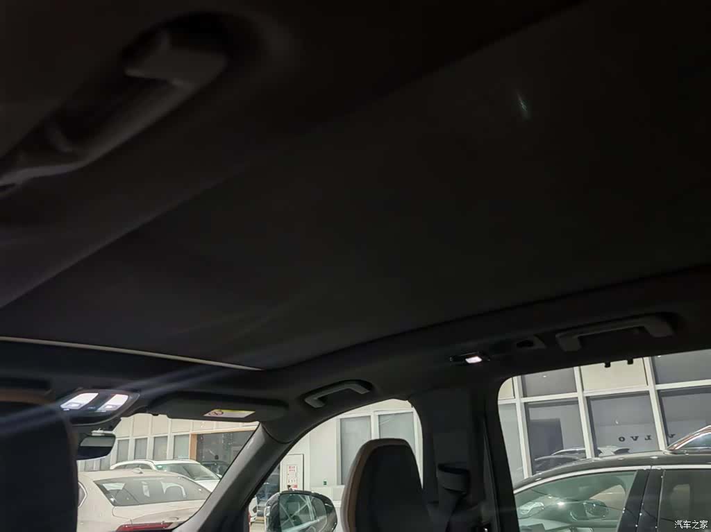 Volvo XC90, 2025 10