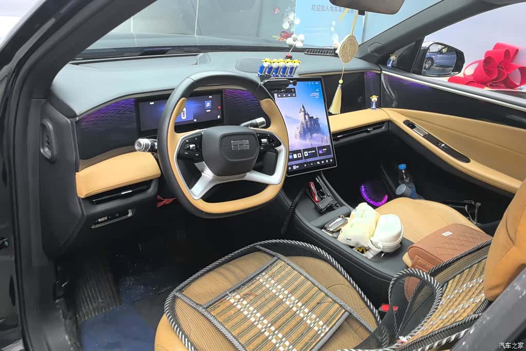 Geely Galaxy L7, 2025 12