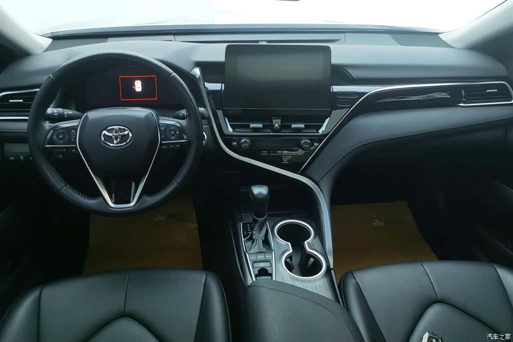 Toyota Camry, 2023 12
