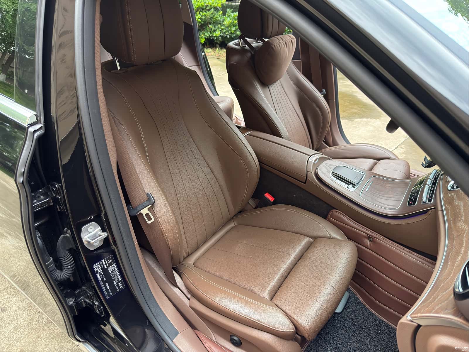 Mercedes-Benz E-Class, 2019 16