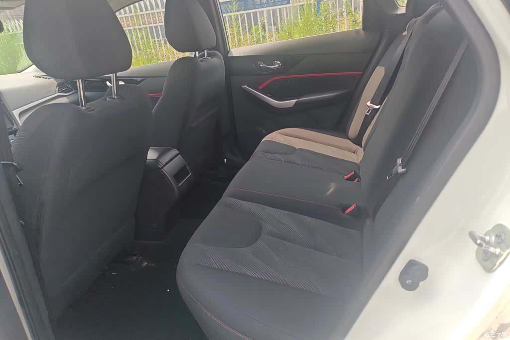Nissan D60, 2020 11