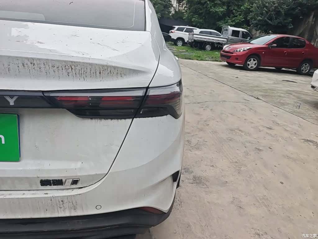 Geely Binray, 2023 8