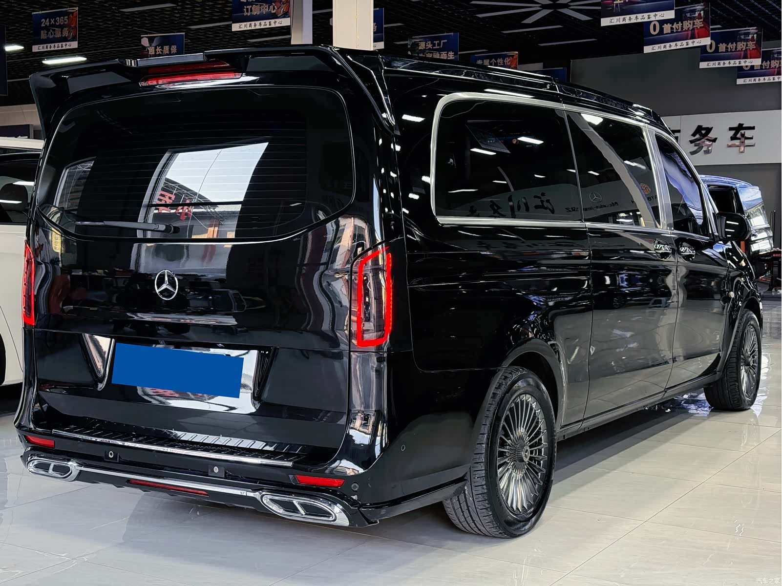 Mercedes-Benz 7, 2023 13
