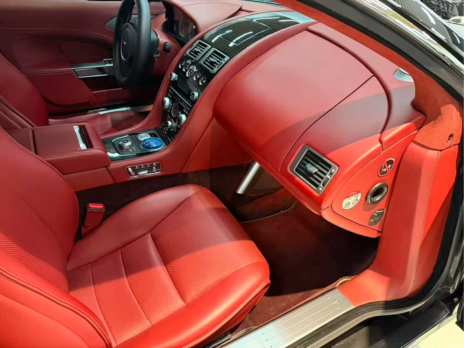 Aston Martin Rapide, 2014 9