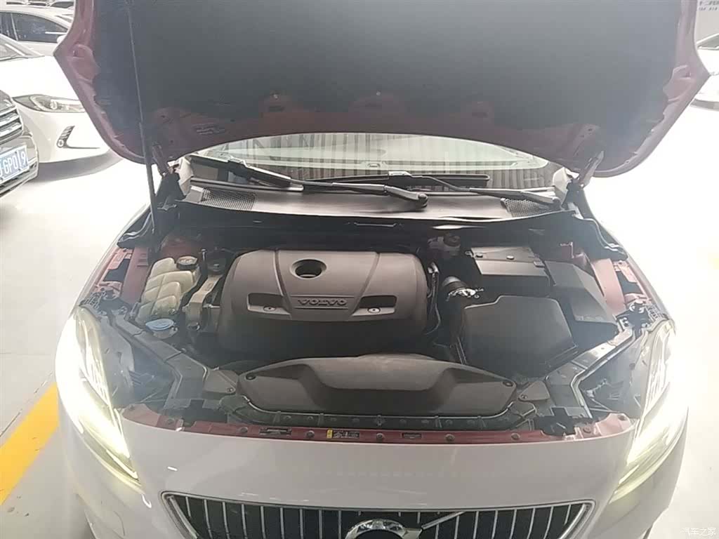 Volvo V40, 2019 20