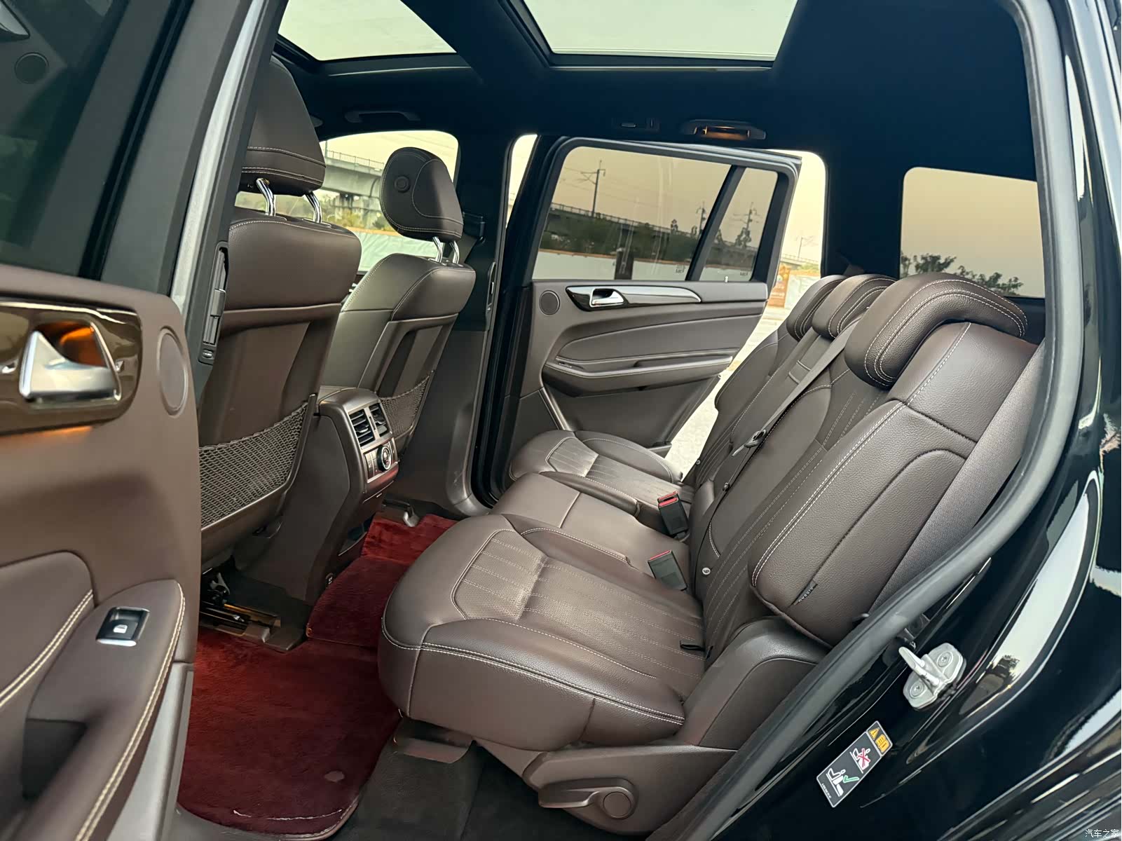 Mercedes-Benz GLS, 2017 11