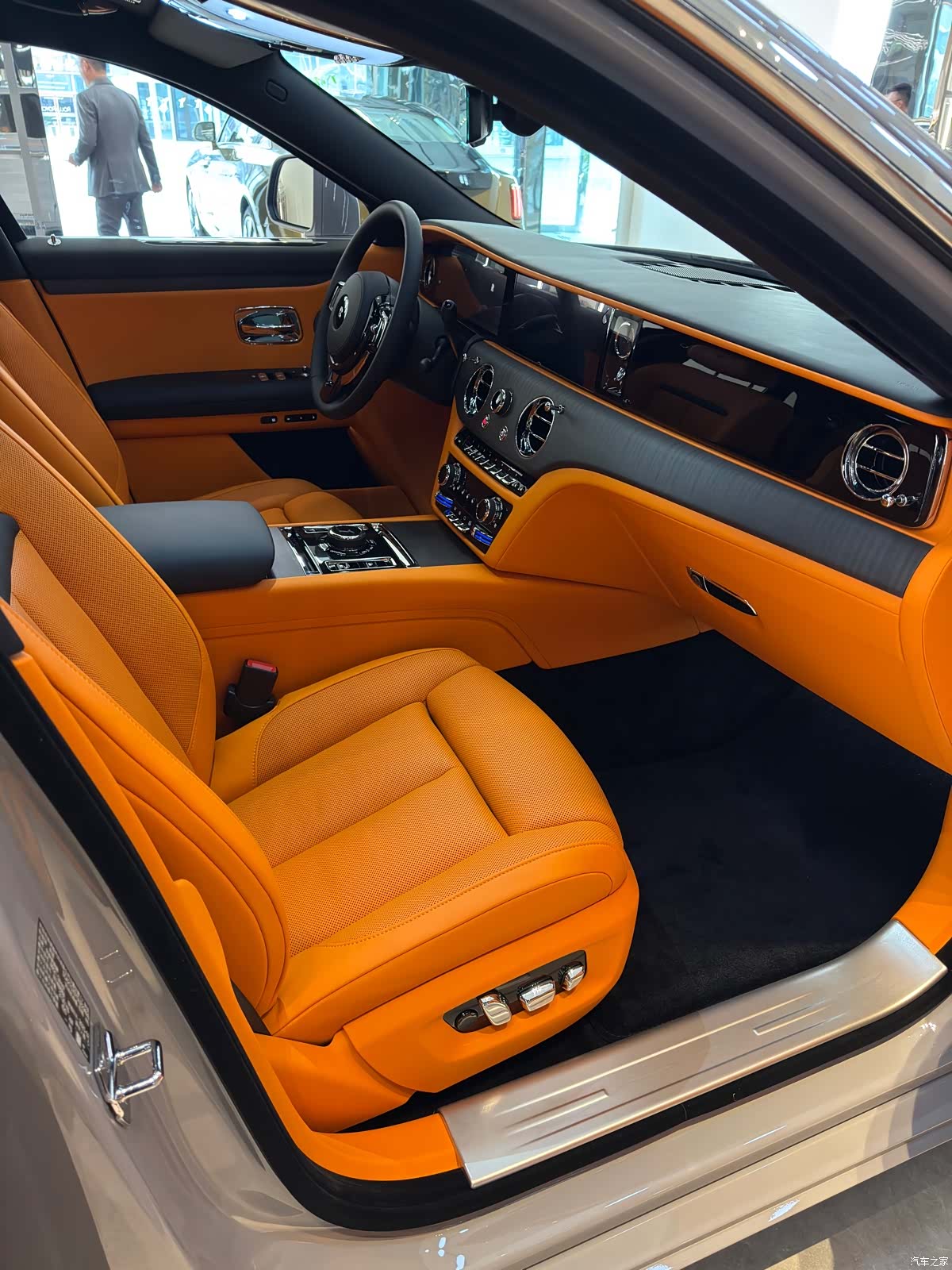 Rolls-Royce Ghost, 1900 все фото