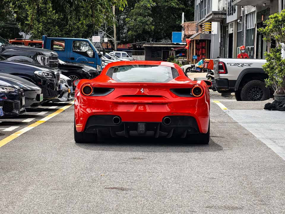 Ferrari 488
