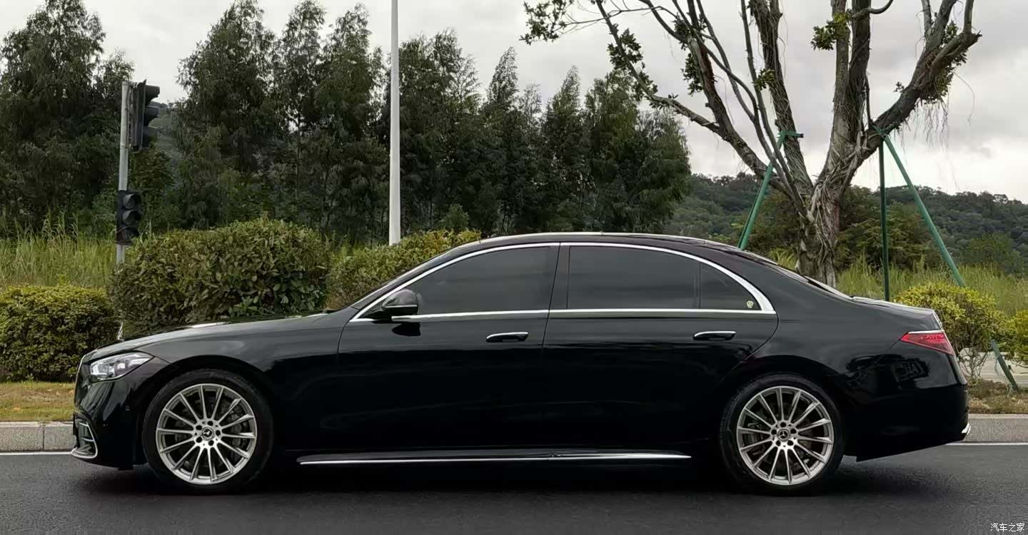 Mercedes-Benz S-Class, 2022 3